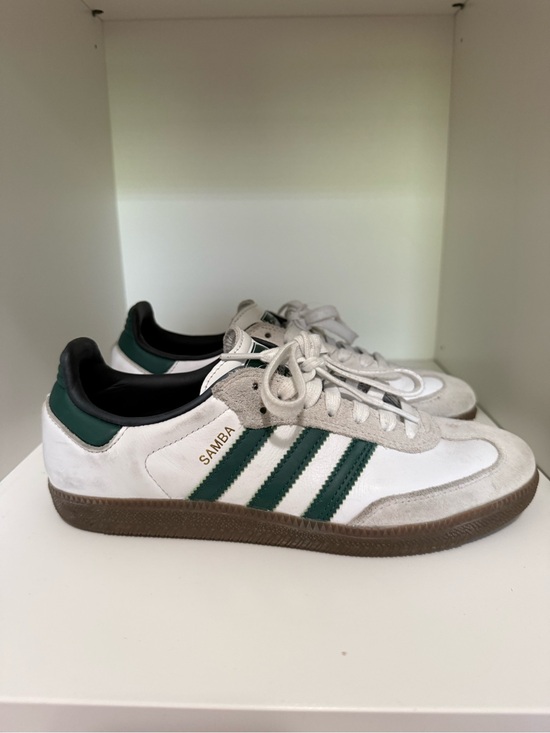adidas Shoes - Like New!  Women’s adidas Samba White Leather Sneakers with Green Stripes.